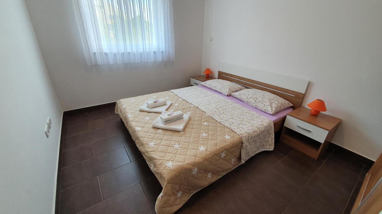 Apartments Augustin Паг Экстерьер фото